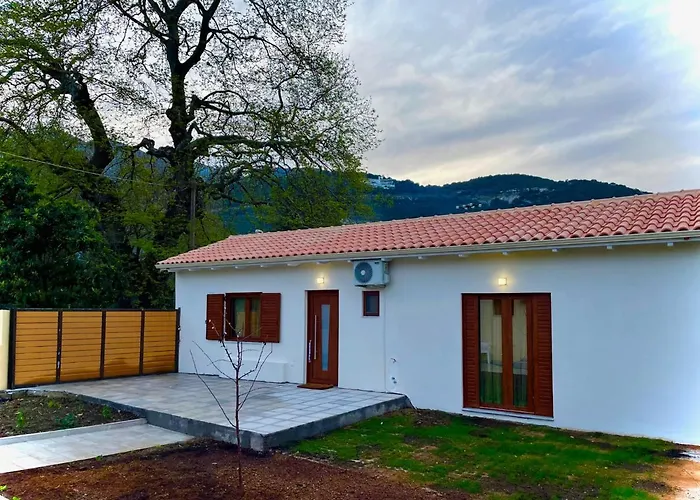 Ferienhaus Lefkada House With Private Yard Parking 2 *