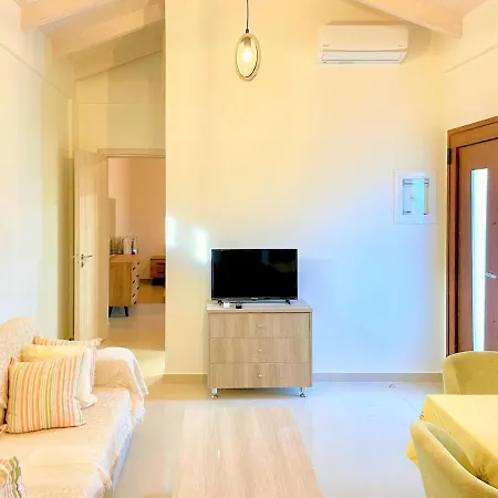 Lefkada House With Private Yard Parking 2 * Nydri (Lefkada)