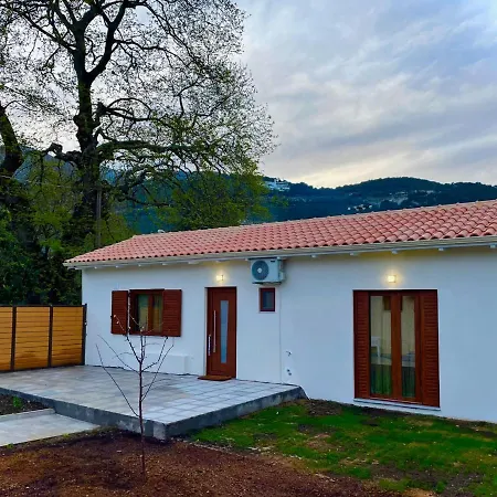 Dom wakacyjny Lefkada House With Private Yard Parking 2 *
