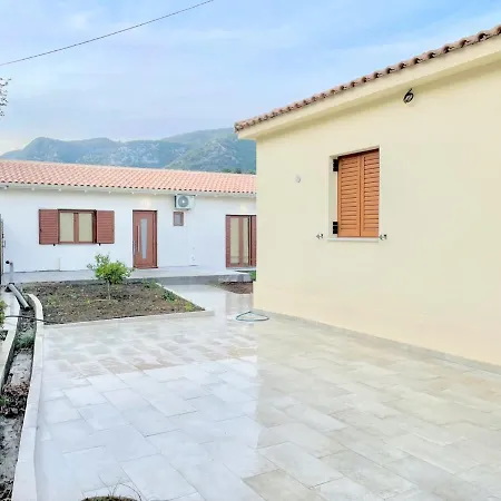 Dom wakacyjny Lefkada House With Private Yard Parking 2 *