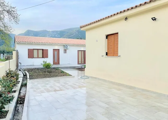 Σπίτι διακοπών Lefkada House With Private Yard Parking 2 *